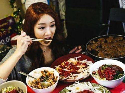 辽宁女子吃饭视频爆料,一餐饭暴露惊人真相  第3张